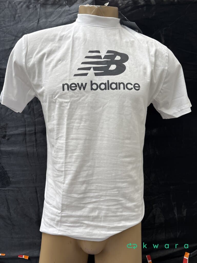 Aprox. 126 Roupas diversas (GAP, Colcci e outros) - AVA VEN VES 067 - foto 7