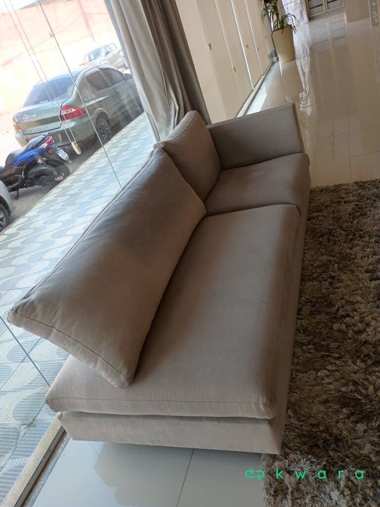 Sofá Semi chaise com almofadas de encosto em manta siliconada - foto 1