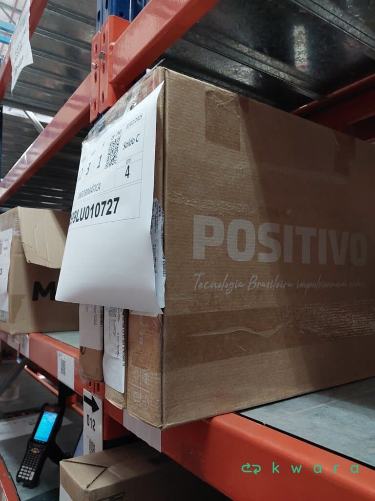 Aprox 4 Itens: Notebooks Compaq, Positivo e Motion com Windows 10 e 11 - foto 1
