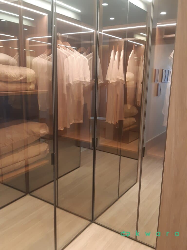 Armário em U com 6 Portas Espelhadas - foto 2