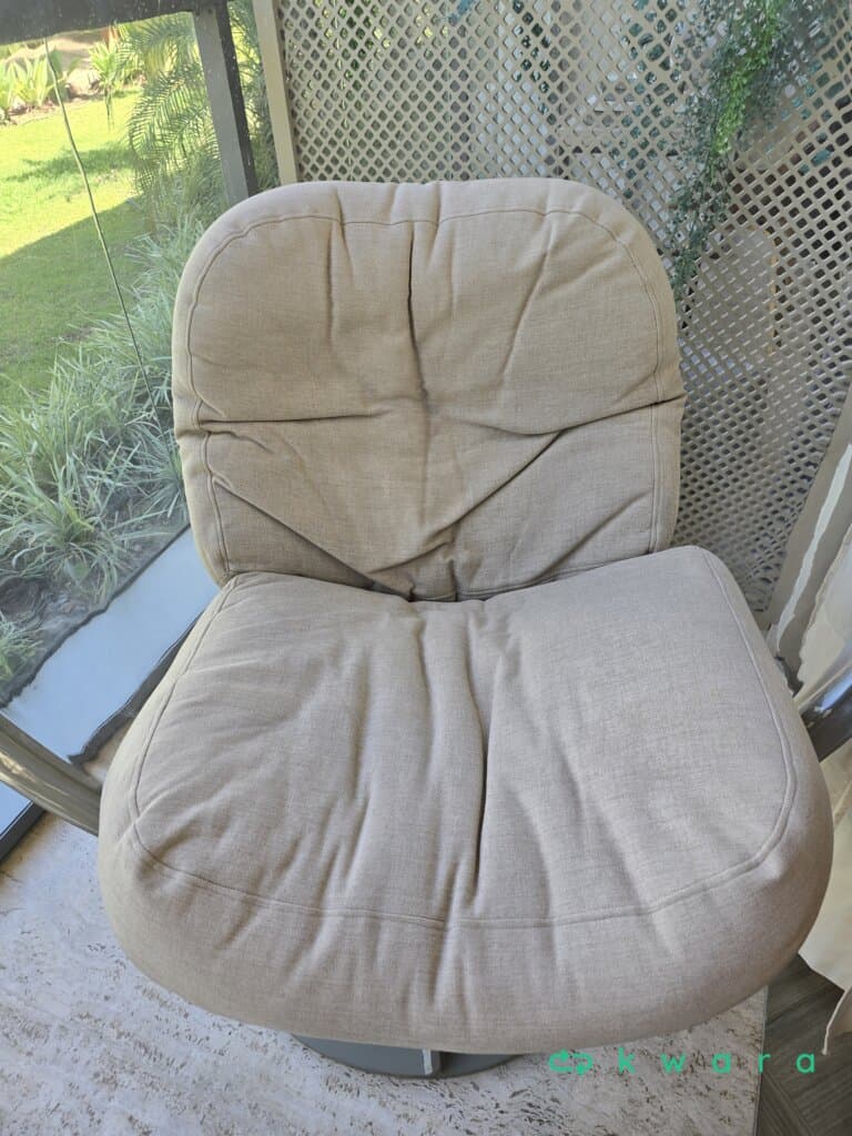 3 Itens, sendo: 1 poltrona Bubble Chair e 2 almofadas - foto 3