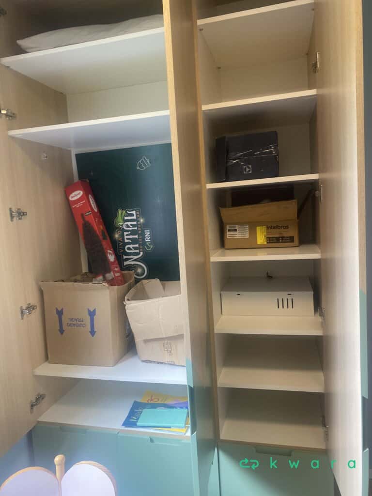 Guarda roupa com 3 portas e 3 gavetas (não inclui itens) - foto 2