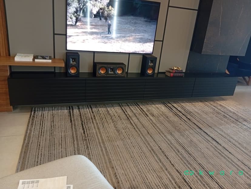 Rack com 4 portas e espaço para lareira ecológica (não inclui itens) - foto 1