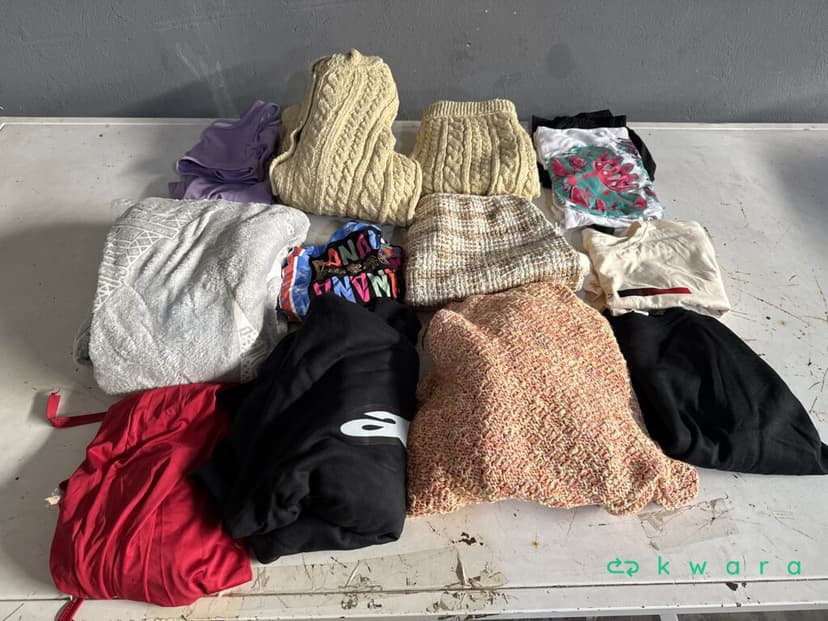 Aprox. 100 itens: Vestuário, calçados e cama, mesa e banho - foto 1
