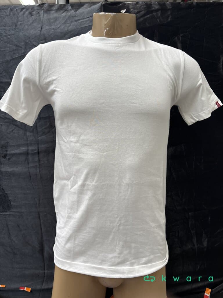 Aprox. 126 Roupas diversas (GAP, Colcci e outros) - AVA VEN VES 067 - foto 9