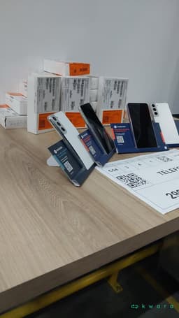 Aprox 22 Itens: Smartphones Samsung Galaxy S21 e S22 128GB e 256GB (varias cores) - foto 3