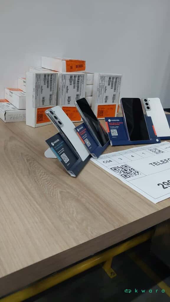 Aprox 22 Itens: Smartphones Samsung Galaxy S21 e S22 128GB e 256GB (varias cores) - foto 3